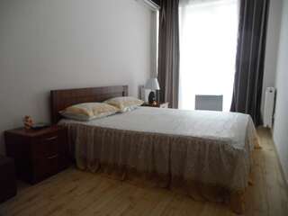 Отель Hotel Nina Тбилиси Улучшенный трехместный номер-12