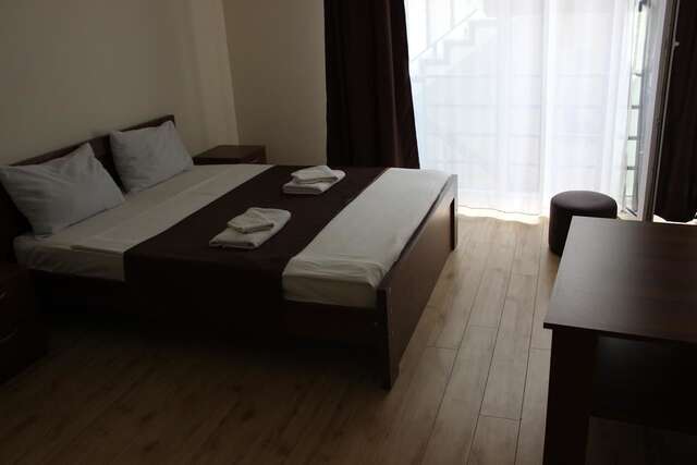 Отель Hotel Nina Тбилиси-18