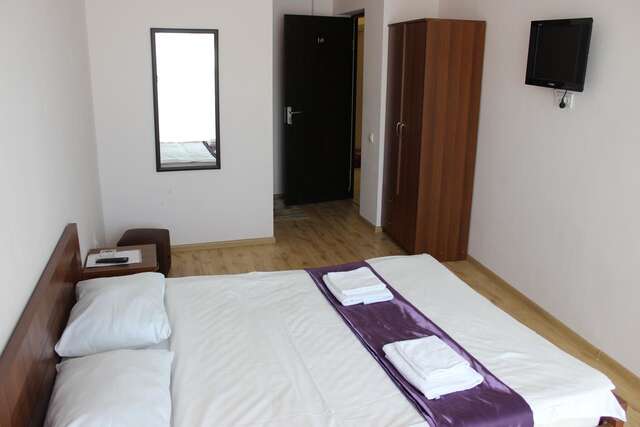 Отель Hotel Nina Тбилиси-40