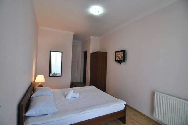 Отель Hotel Nina Тбилиси-41