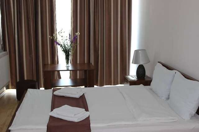 Отель Hotel Nina Тбилиси-43