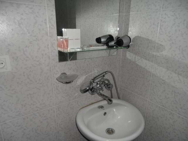 Отель Hotel Nina Тбилиси-44